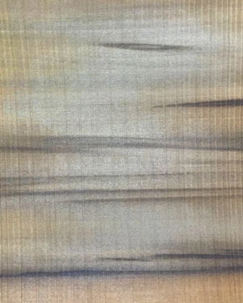 Figure Satin Walnut — doğal kaplama yüzey dokusu